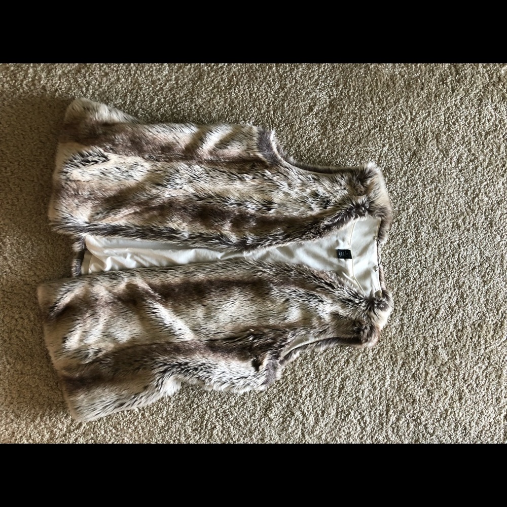 WHBM Faux Fur Vest Size XL